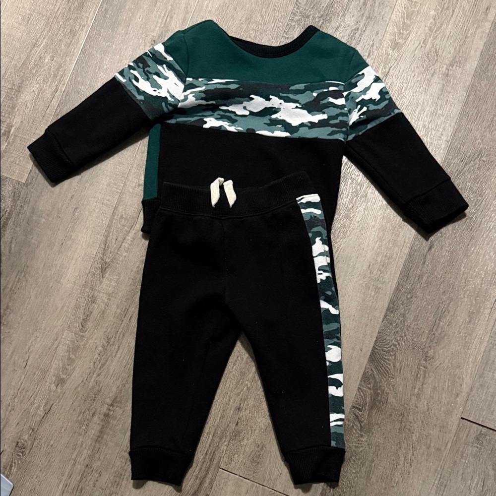 Green Camo Accented Kids Sweatpants